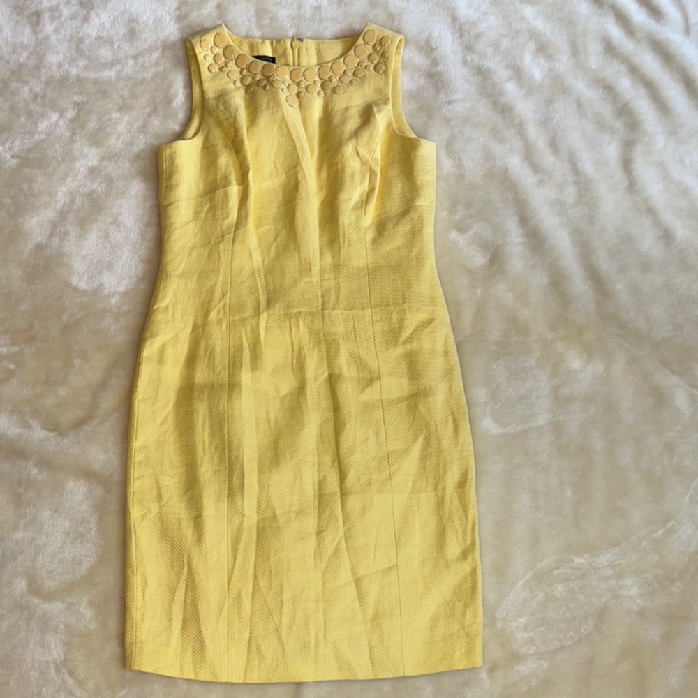 Elegant Yellow Sleeveless Dress